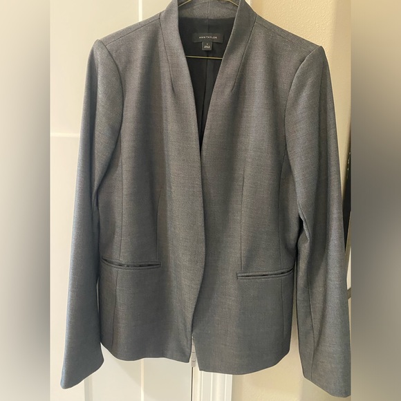 ANN TAYLOR Blazer: Excellent Used Condition. Sz 6 - Picture 2 of 5